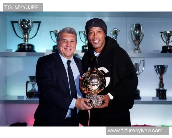 白人黄头发足球明星的传奇故事与辉煌成就揭秘