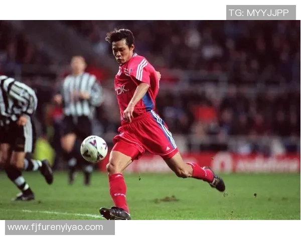 男子足球明星风采展现全球顶级球员精彩瞬间回顾与分析