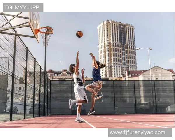 篮球场上的足球巨星们如何在两项运动中游刃有余展现个人魅力与运动精神